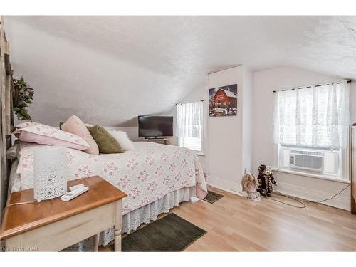 31 Geddes Street, Elora, ON - Indoor Photo Showing Bedroom