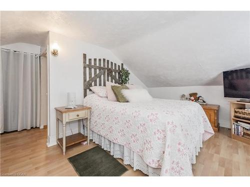 31 Geddes Street, Elora, ON - Indoor Photo Showing Bedroom