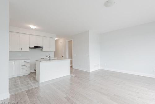 15 Oneill Street, Lindsay, ON - Indoor Photo Showing Kitchen