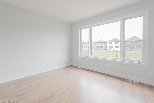 15 Oneill Street, Lindsay, ON - Indoor Photo Showing Other Room