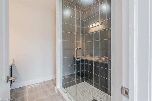 15 Oneill Street, Lindsay, ON - Indoor Photo Showing Bathroom