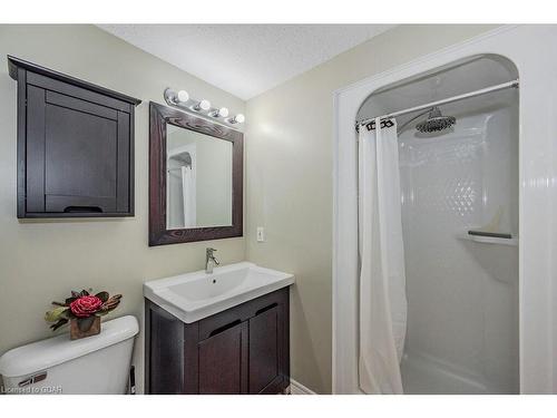 28 Drohan Drive, Guelph, ON - Indoor Photo Showing Bathroom