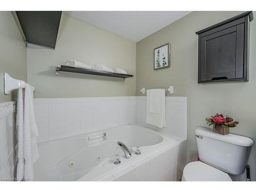 28 Drohan Drive, Guelph, ON - Indoor Photo Showing Bathroom