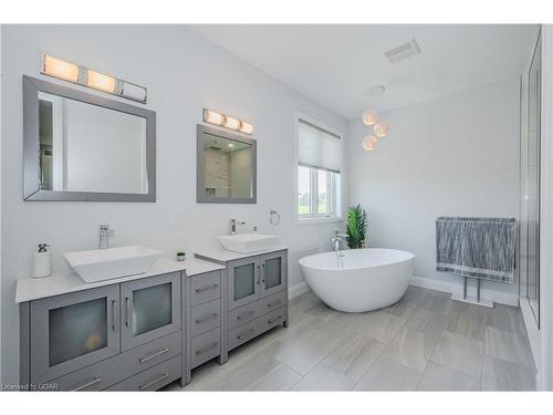 66 Charles Currie Crescent, Erin, ON - Indoor Photo Showing Bathroom