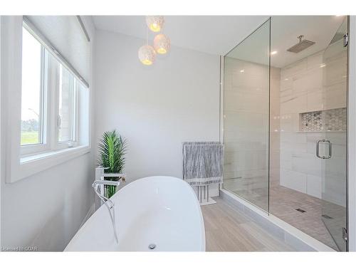 66 Charles Currie Crescent, Erin, ON - Indoor Photo Showing Bathroom