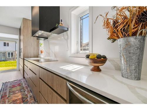 48 Macalister Boulevard, Guelph, ON - Indoor Photo Showing Kitchen