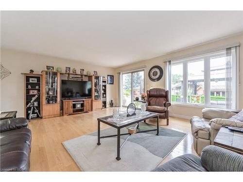 60 Stanley Crescent, Elora, ON - Indoor Photo Showing Living Room