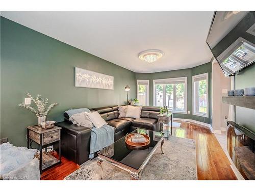 67 Laughland Lane, Guelph, ON - Indoor Photo Showing Living Room