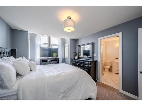 67 Laughland Lane, Guelph, ON - Indoor Photo Showing Bedroom