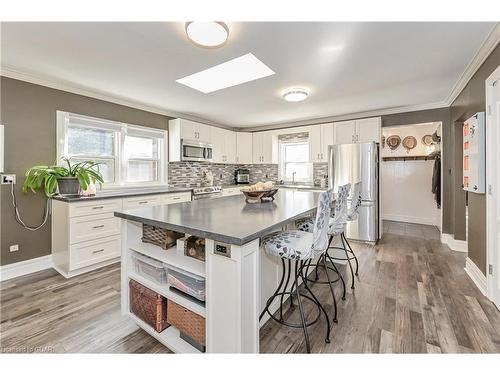 14310 First Line, Milton, ON - Indoor Photo Showing Kitchen With Upgraded Kitchen