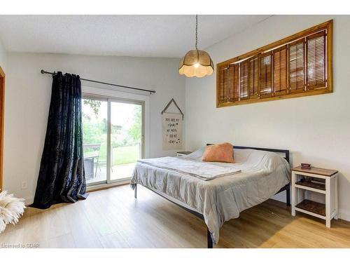 9811 Creek Road, Clifford, ON - Indoor Photo Showing Bedroom