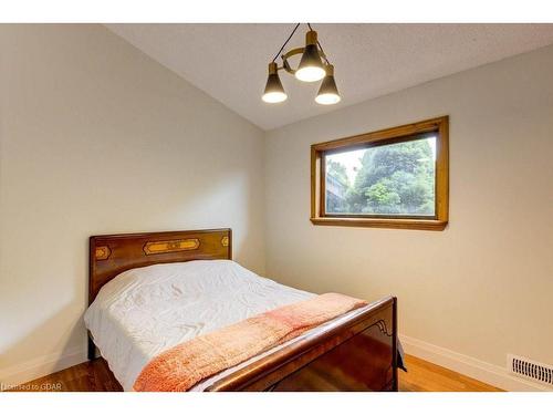 9811 Creek Road, Clifford, ON - Indoor Photo Showing Bedroom