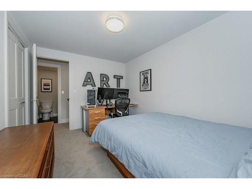 26-941 Gordon Street, Guelph, ON - Indoor Photo Showing Bedroom