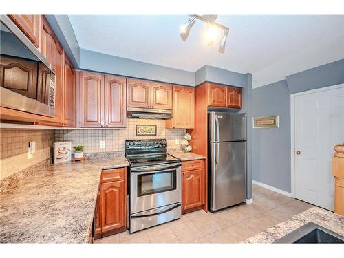 31-31 Schroder Crescent, Guelph, ON - Indoor Photo Showing Kitchen