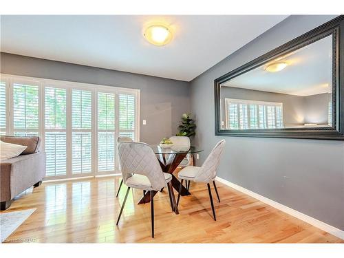 31-31 Schroder Crescent, Guelph, ON - Indoor Photo Showing Dining Room