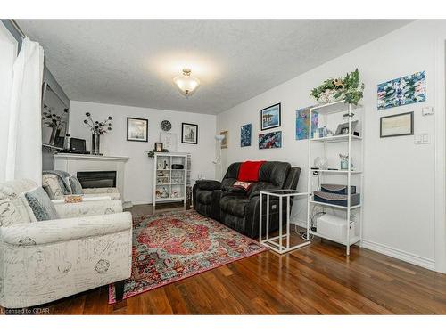 5 Pine Road, Puslinch, ON - Indoor Photo Showing Living Room With Fireplace