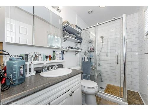 5 Pine Road, Puslinch, ON - Indoor Photo Showing Bathroom