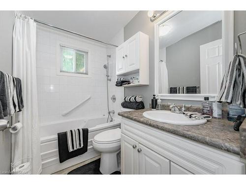 5 Pine Road, Puslinch, ON - Indoor Photo Showing Bathroom