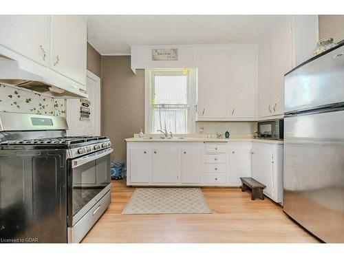 227 Eagle Street S, Cambridge, ON - Indoor Photo Showing Kitchen