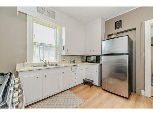 227 Eagle Street S, Cambridge, ON - Indoor Photo Showing Kitchen With Double Sink