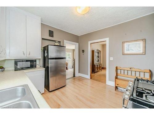 227 Eagle Street S, Cambridge, ON - Indoor Photo Showing Kitchen