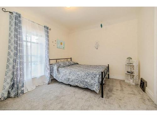 227 Eagle Street S, Cambridge, ON - Indoor Photo Showing Bedroom