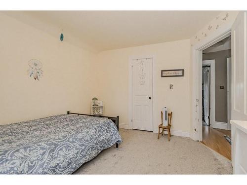 227 Eagle Street S, Cambridge, ON - Indoor Photo Showing Bedroom