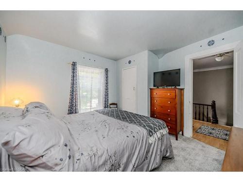 227 Eagle Street S, Cambridge, ON - Indoor Photo Showing Bedroom