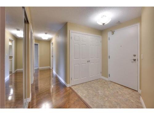 404-24 Marilyn Drive, Guelph, ON - Indoor Photo Showing Other Room