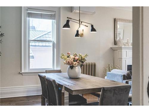 138 Dublin Street N, Guelph, ON - Indoor Photo Showing Dining Room