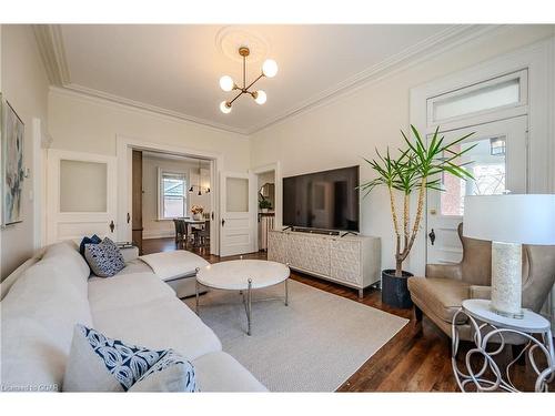 138 Dublin Street N, Guelph, ON - Indoor Photo Showing Living Room