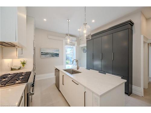 138 Dublin Street N, Guelph, ON - Indoor Photo Showing Kitchen With Upgraded Kitchen