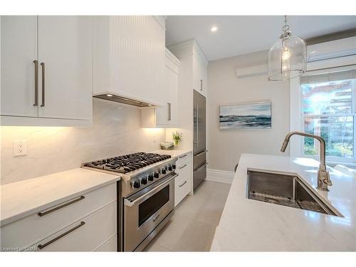 138 Dublin Street N, Guelph, ON - Indoor Photo Showing Kitchen With Upgraded Kitchen