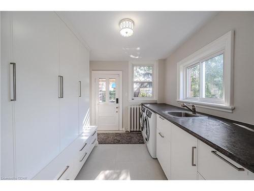 138 Dublin Street N, Guelph, ON - Indoor Photo Showing Kitchen With Upgraded Kitchen