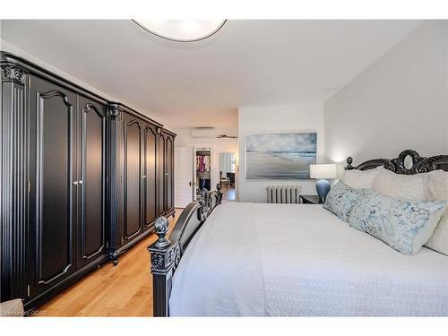 138 Dublin Street N, Guelph, ON - Indoor Photo Showing Bedroom