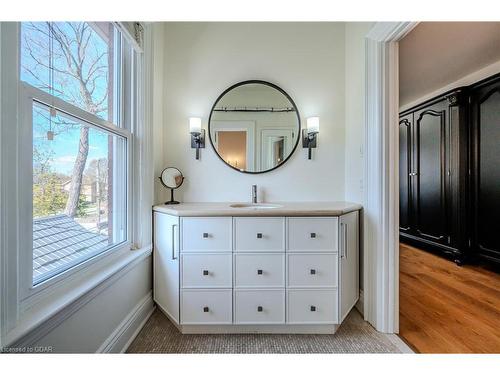 138 Dublin Street N, Guelph, ON - Indoor Photo Showing Bedroom