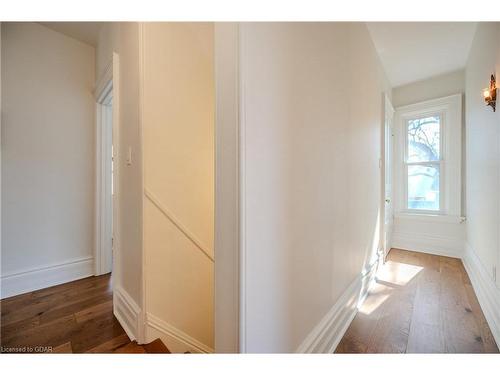 138 Dublin Street N, Guelph, ON - Indoor Photo Showing Living Room