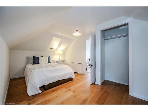 138 Dublin Street N, Guelph, ON - Indoor Photo Showing Bedroom