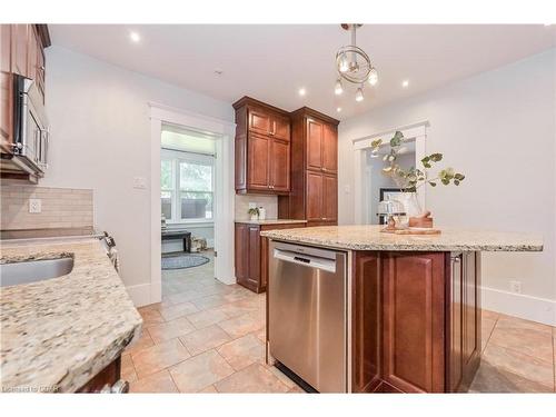 129 Garafraxa Street E, Fergus, ON - Indoor Photo Showing Kitchen