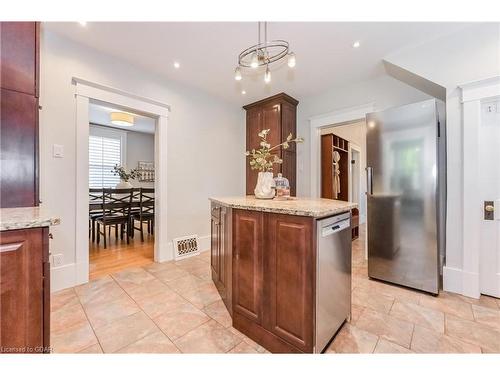 129 Garafraxa Street E, Fergus, ON - Indoor Photo Showing Kitchen