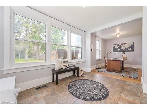 129 Garafraxa Street E, Fergus, ON - Indoor Photo Showing Living Room