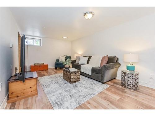 129 Garafraxa Street E, Fergus, ON - Indoor Photo Showing Living Room