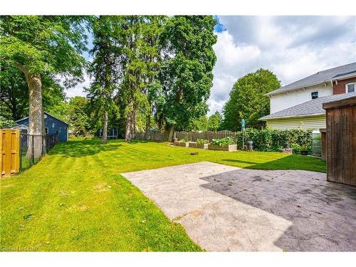 129 Garafraxa Street E, Fergus, ON - Outdoor With Backyard