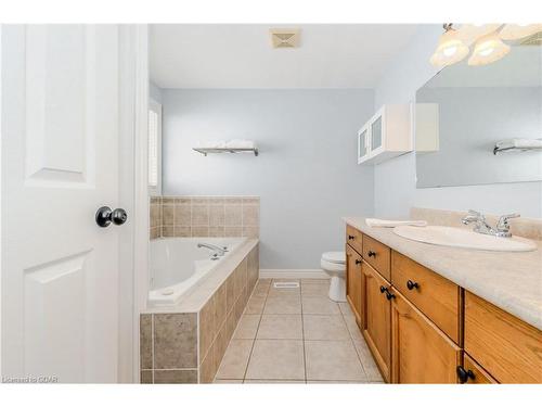 116 Country Club Drive, Cambridge, ON - Indoor Photo Showing Bathroom