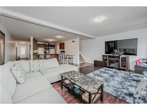 100 Mussen Street, Guelph, ON - Indoor Photo Showing Living Room