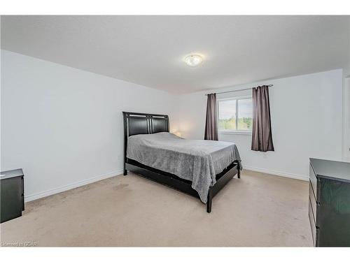 100 Mussen Street, Guelph, ON - Indoor Photo Showing Bedroom