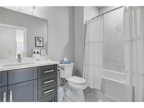 611-1880 Gordon Street, Guelph, ON - Indoor Photo Showing Bathroom