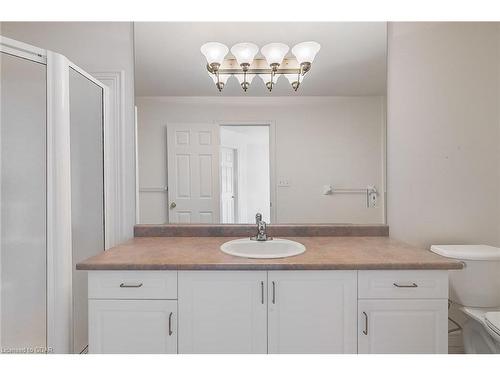 40 Spencer Crescent, Guelph, ON - Indoor Photo Showing Bathroom