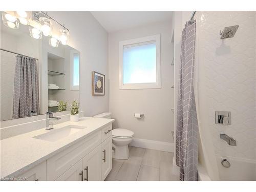 108 Lovett Lane, Guelph, ON - Indoor Photo Showing Bathroom