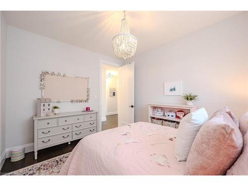 108 Lovett Lane, Guelph, ON - Indoor Photo Showing Bedroom